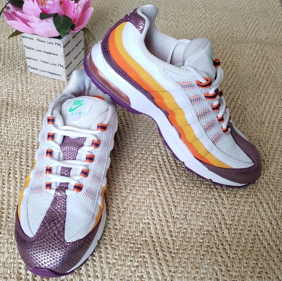 Nike Shoes - Nike Women's Air Max 95 Zen